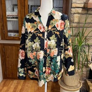 Chicos 2 piece leisure outfit. Black with floral pattern non iron tummy smoother